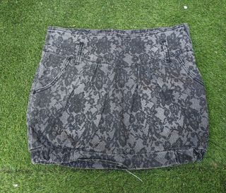 USADO-Mini Falda Vaquera Stradivarius talla M-1666