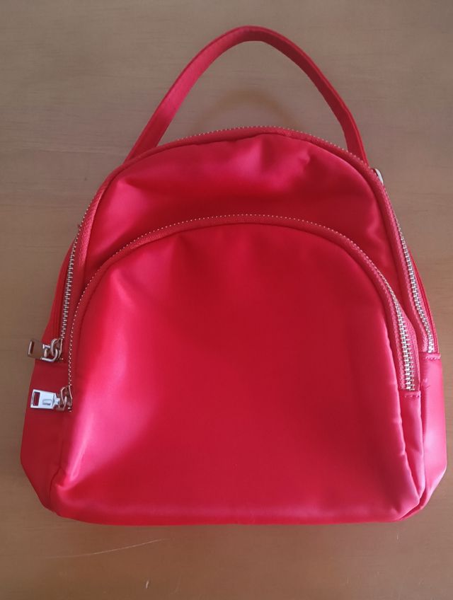 Mochila bolso bandolera roja