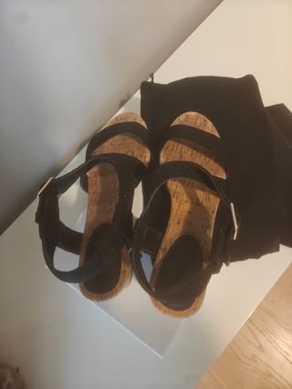 Sandalias Bimba y Lola negras