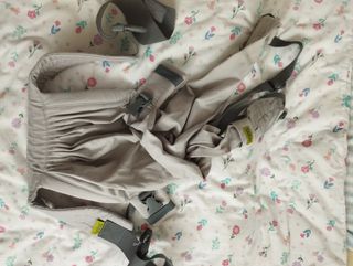 Mochila portabebés Boba Bliss Gris