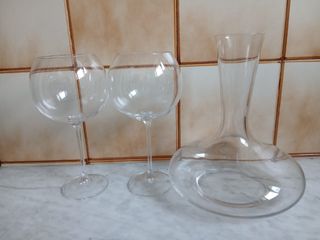 Decanter e 2 calici vino