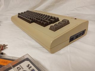 Commodore 64 G completo funzionante 