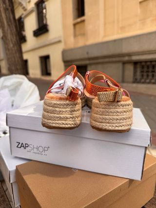 Sandalias planas multicolor nuevas