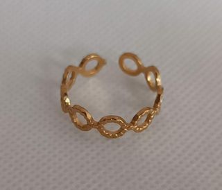 Anillo dorado ajustable