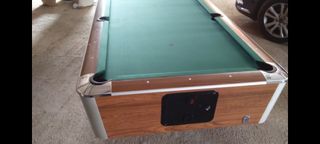 Instalación de billares y futbolines en bares.