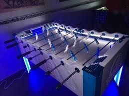 Instalación de billares y futbolines en bares.