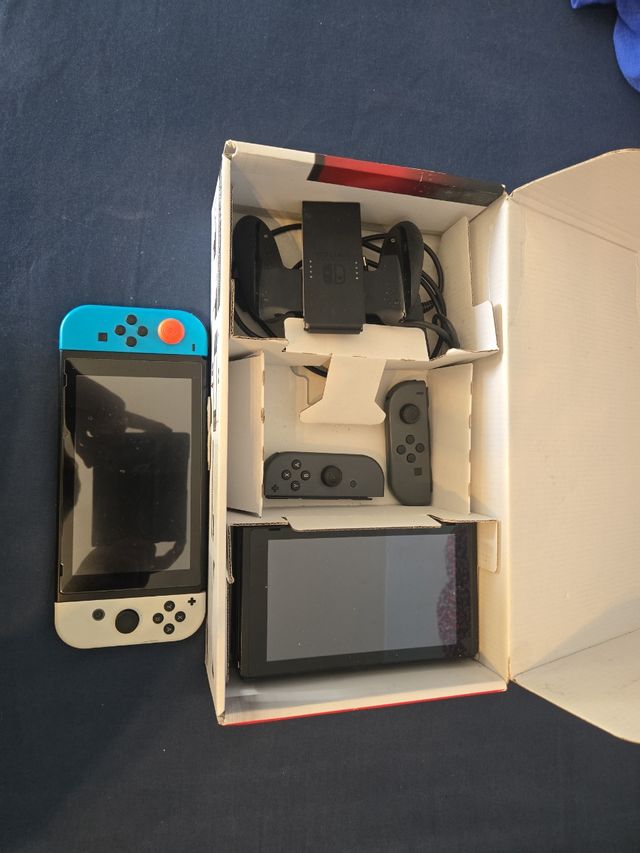 Nintendo Switch Azul y Blanca