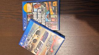 PS4 (PlayStation 4):