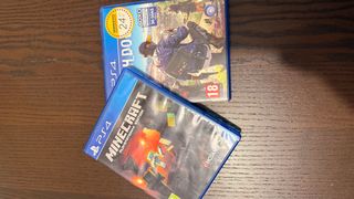 PS4 (PlayStation 4):