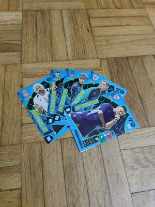 5 cromos Adrenalyn XL 2025 entrenadores