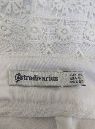 USADOFalda Stradivarius encaje blanca Talla L-1574