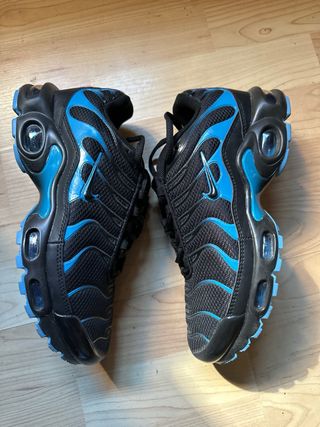 Zapatillas Nike Air Max Plus TN - Negras y Azules