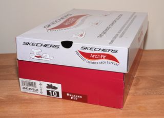 SANDALIAS SKECHERS NEGRAS - ARCH FIT