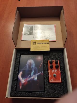 Combo Andy Timmons: Pedal Xotic BB Preamp + DVD