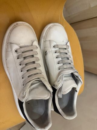 Sneakers Alexander McQueen bianche e nere
