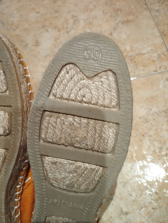 Alpargatas planas mostaza