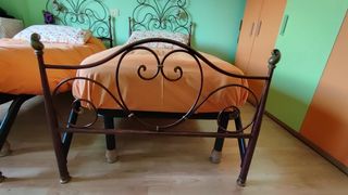 2 testate e pediere in ferro battuto letto sing.