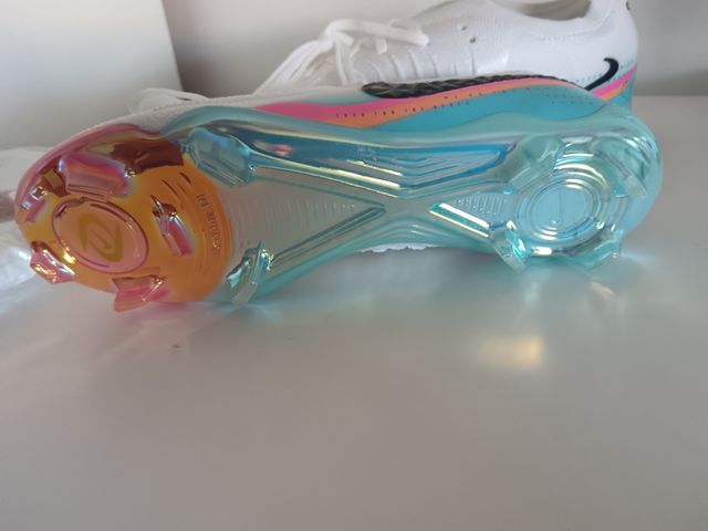 Nike Phantom Luna Elite FG PRO 

 42 Chuteiras