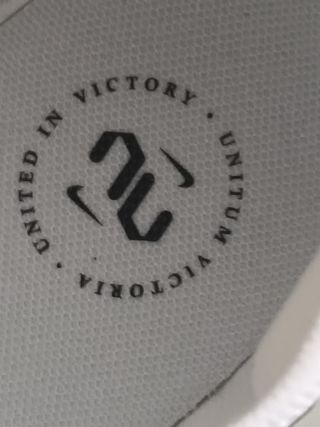 Nike Phantom Luna Elite FG PRO 

 42 Chuteiras