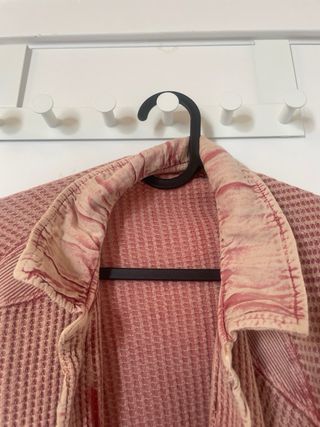 Chaqueta roja y rosa