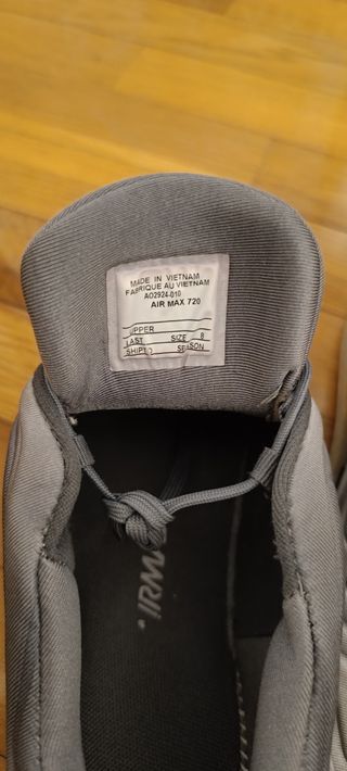 Nike Air Max 720 - Grigio Argento
