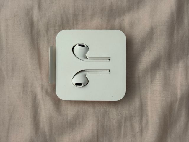 Auriculares EarPods Apple con conector Lightning