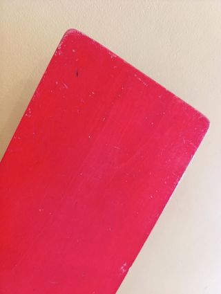 Plancha y tabla de planchar de madera
