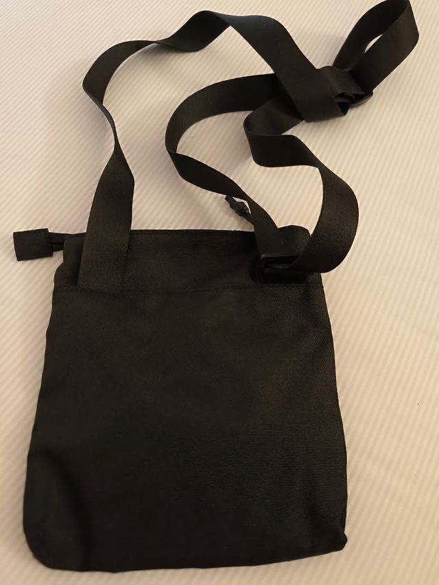 Bolso bandolera Champion negro