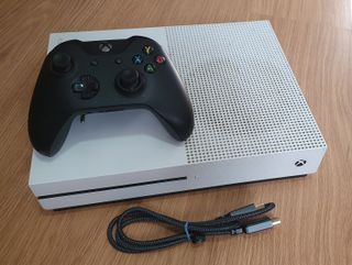 Xbox One S blanca + mando