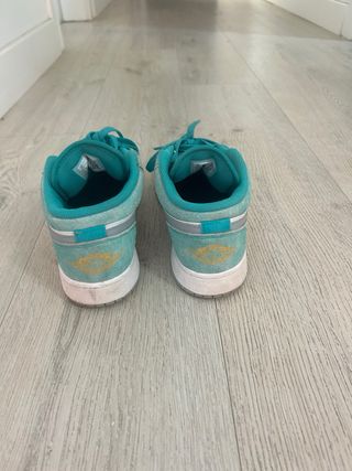 Zapatillas Nike turquesa-blancas