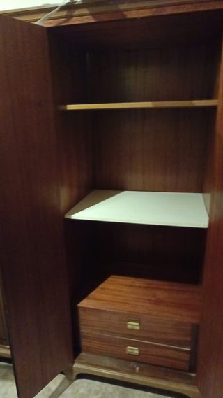 Armario madera antiguo