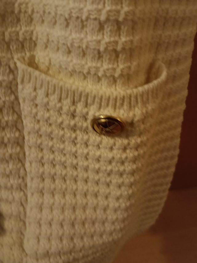 Chaleco Pedro del Hierro beige crochet nuevo