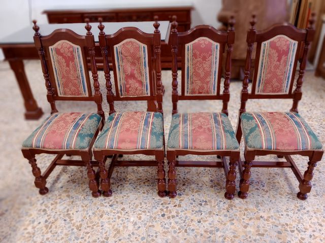 Aparador Salón Madera Maciza, Mesa y 4 Sillas