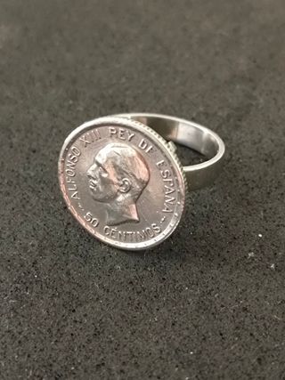 Anillo con moneda de plata