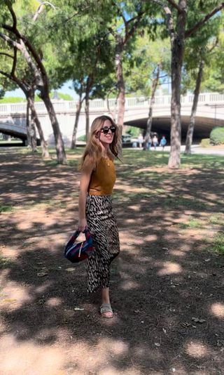 Falda midi Kookai de leopardo