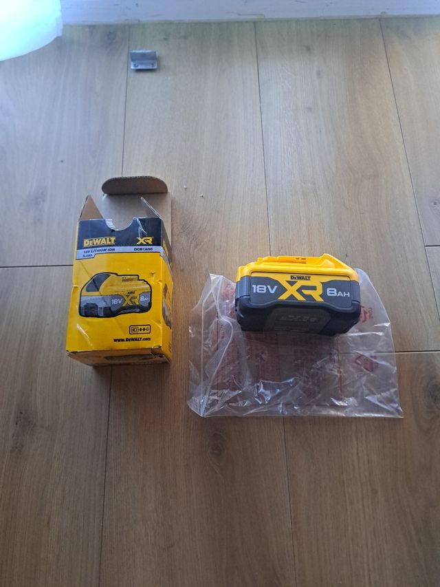 Batería DeWALT XR 18V 8Ah