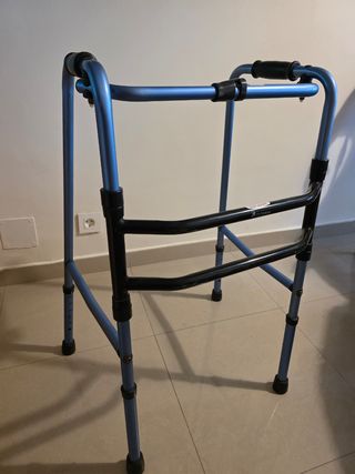 Andador ligero plegable para adulto