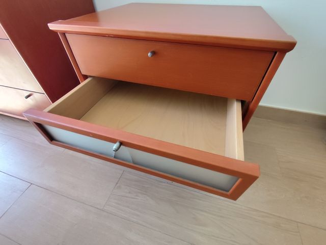 Mesita noche 3 cajones - Madera