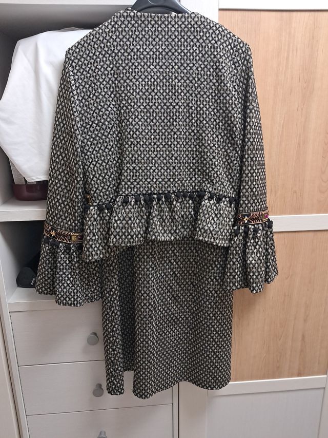 Vestido negro y beige con encaje