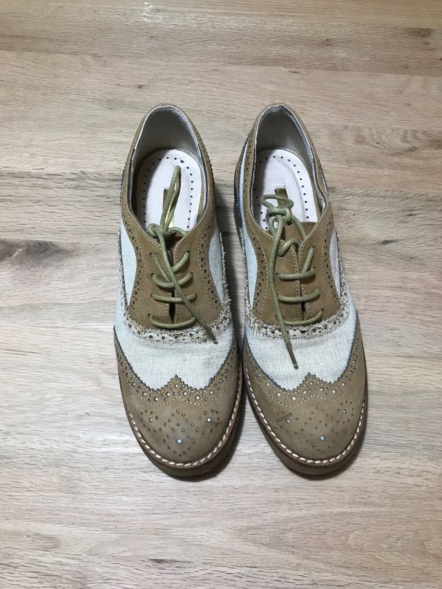 Zapatos Oxford beige y marrón
