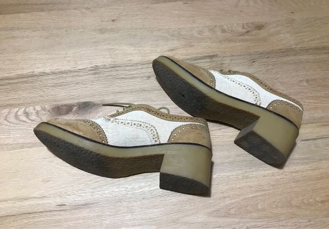 Zapatos Oxford beige y marrón