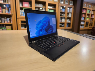 Notebook HP i3  8 GB RAM win10