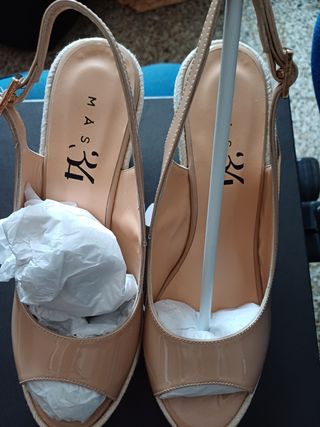 ZAPATOS MUJER CUÑA BELLA CHAROL NUDE 8,5 CM MAS34 