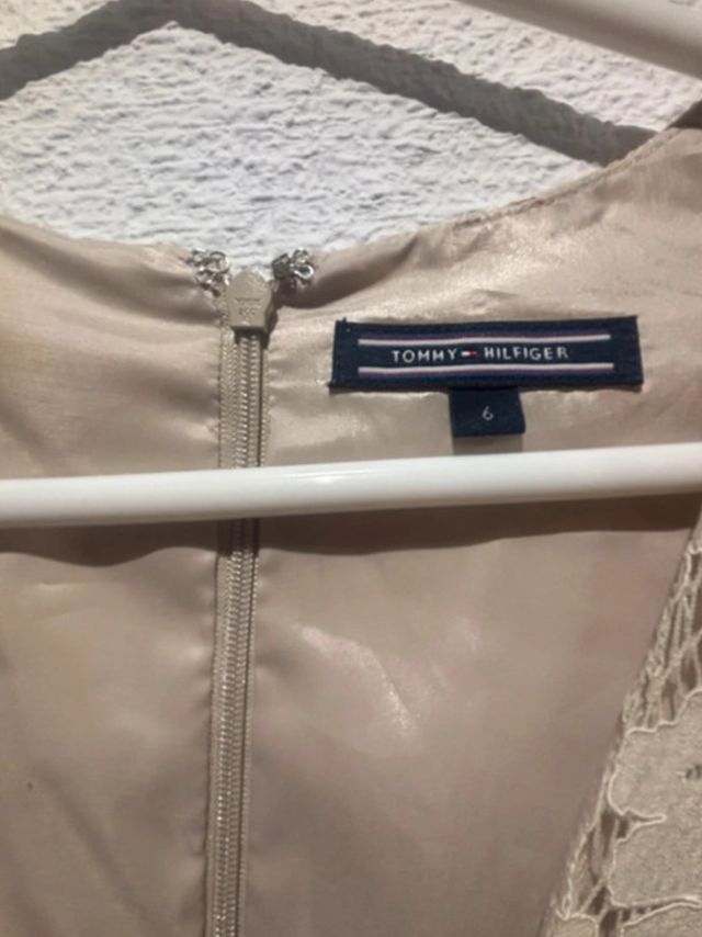 Vestido Tommy Hilfiger encaje beige talla S
