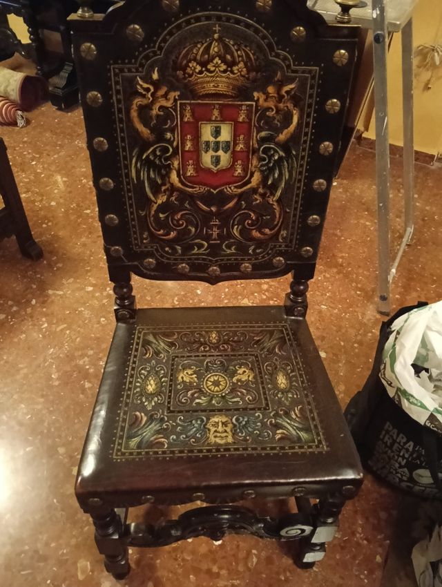 Salón - despacho castellano tallado a mano de 1910