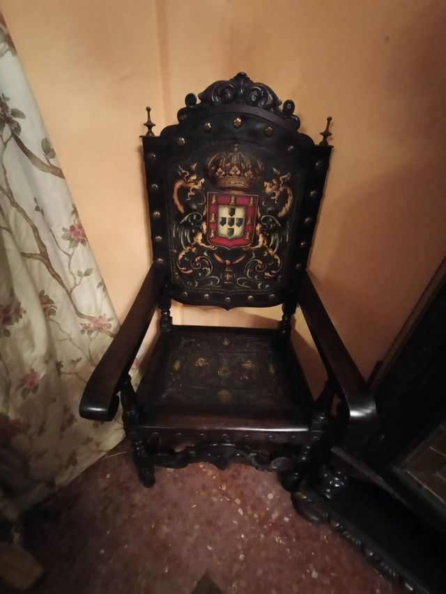 Salón - despacho castellano tallado a mano de 1910