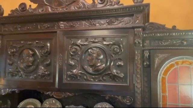 Salón - despacho castellano tallado a mano de 1910