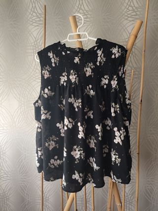Blusa negra flores - talla L