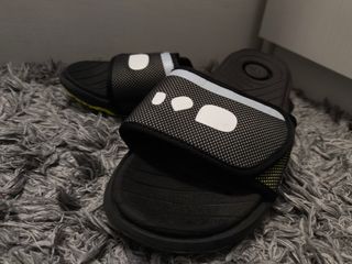 Chanclas Decathlon - Negras