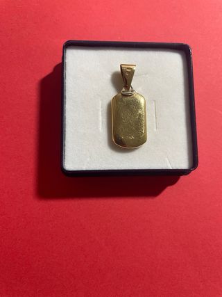 COLGANTE DE ORO 18K
